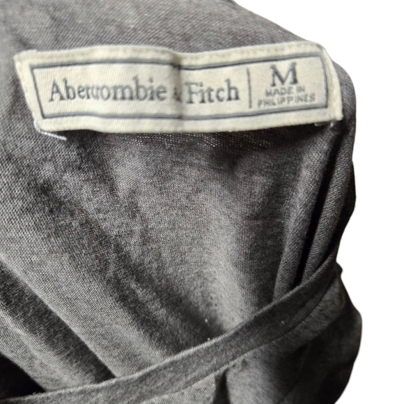 Abercrombie & Fitch Charcoal Women's Tee Size Medium Y2K - Picture 3 of 4